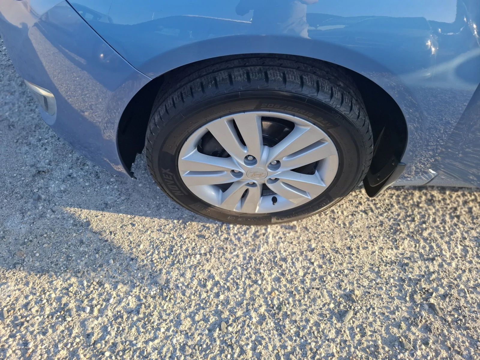 Hyundai Ix20 1.6i - 125kc, снимка 14 - Автомобили и джипове - 55986653