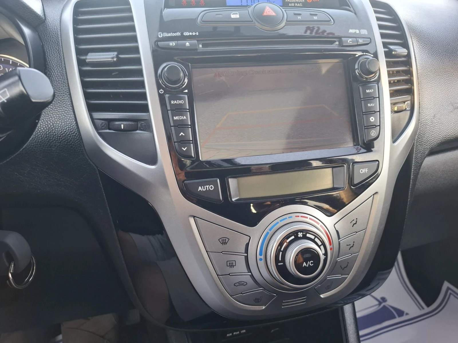 Hyundai Ix20 1.6i - 125kc, снимка 12 - Автомобили и джипове - 55986653