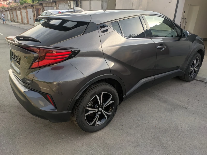 Toyota C-HR 1.2i* 30661км* 4x4* FACELIFT* Гаранция, снимка 4 - Автомобили и джипове - 48780710