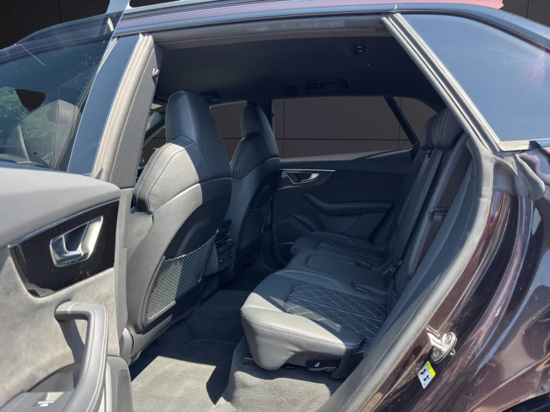 Audi SQ8 TFSI* 22* BLACK PACK * CARBON* HEAD UP* B&O* , снимка 13 - Автомобили и джипове - 50950554