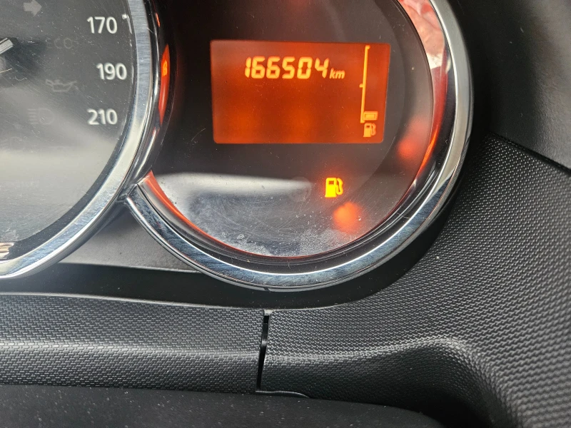 Dacia Duster 1.2 TCe Газ, снимка 11 - Автомобили и джипове - 53182464