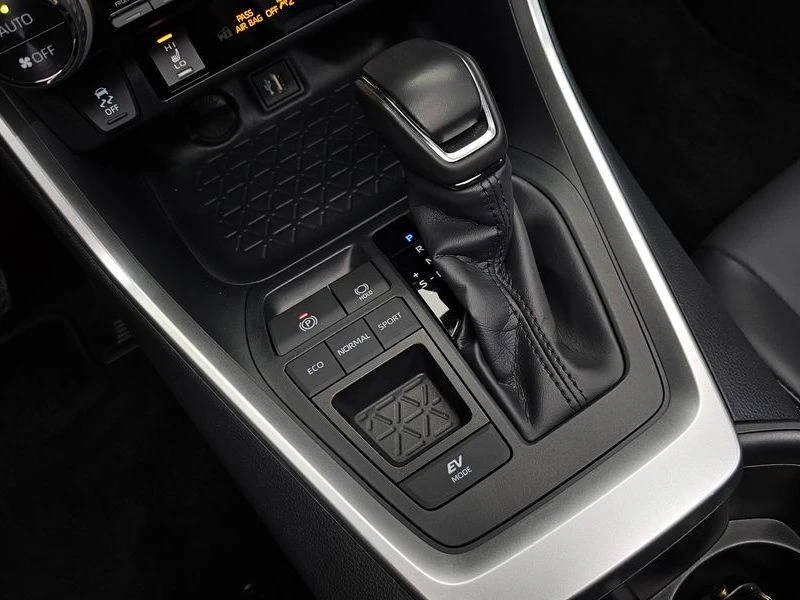 Toyota Rav4 2.5 2WD Hybrid XLE| 219к.с.| ВКЛ.ТЕХНОТЕСТ, снимка 9 - Автомобили и джипове - 55119791