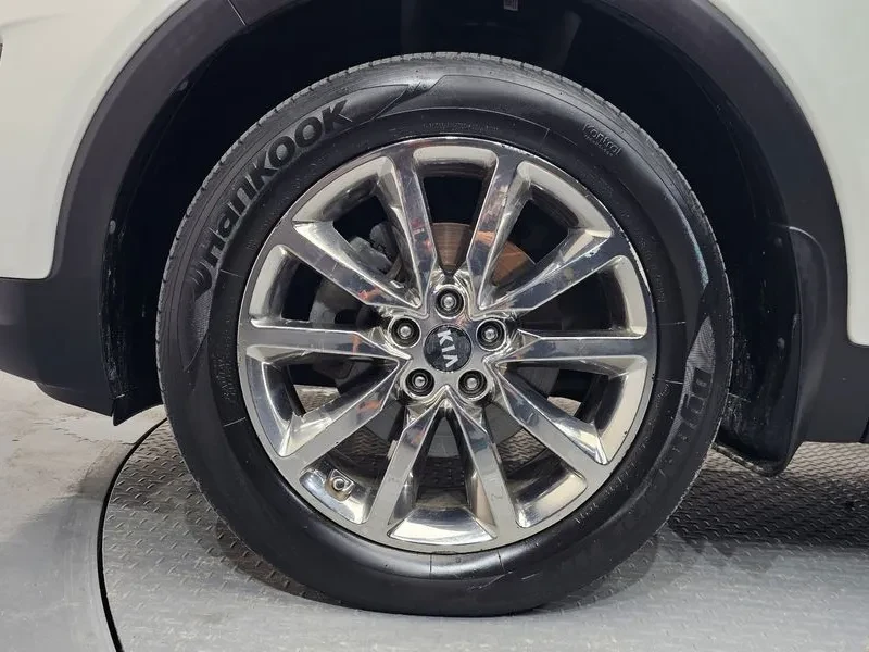 Kia Sorento 2.2 4WD PRESTIGE, снимка 4 - Автомобили и джипове - 56305629