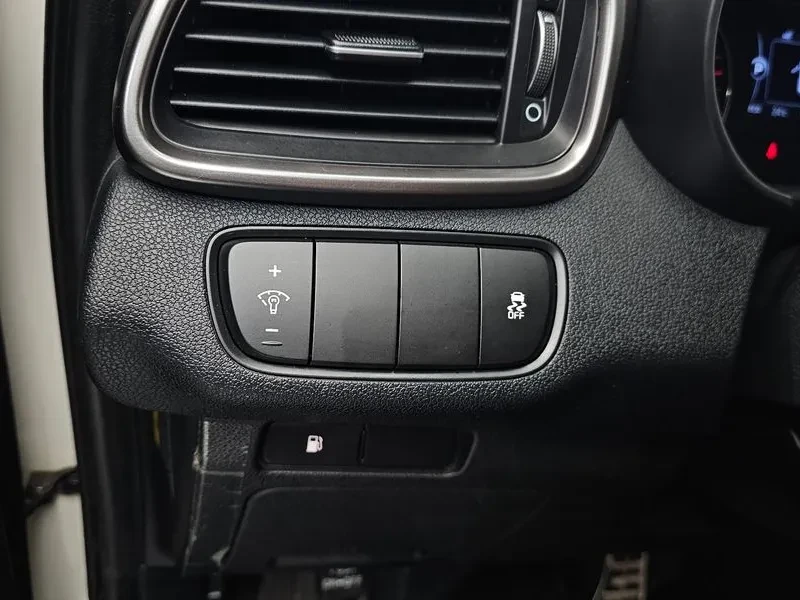 Kia Sorento 2.2 4WD PRESTIGE, снимка 15 - Автомобили и джипове - 56305629