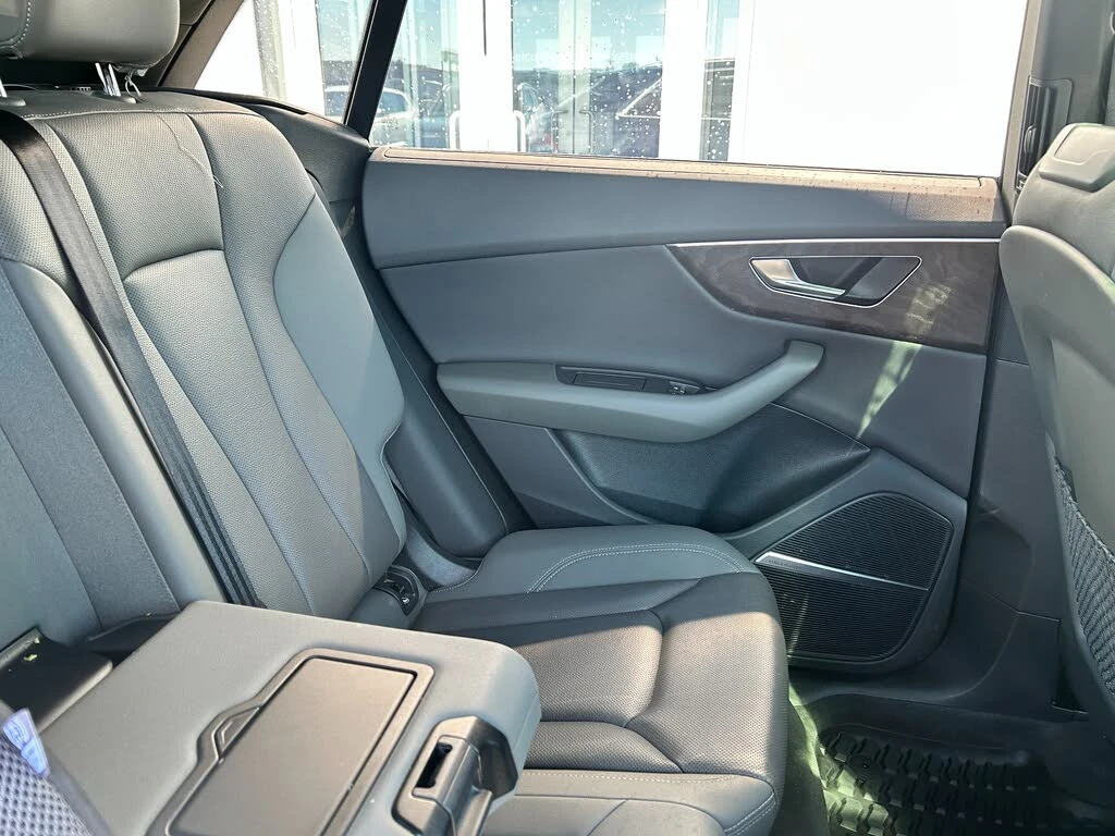 Audi Q8 B&O* HEAD-UP* ОБДУХВАНЕ* LANE ASSIST* ПАНО* 360 - изображение 10