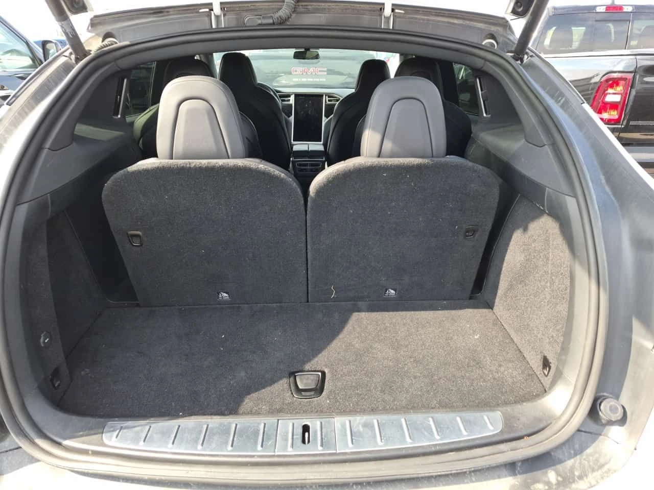 Tesla Model X 75D| PANO| KEYLESS GO| 2 КЛЮЧА| 7 МЕСТЕН| , снимка 14 - Автомобили и джипове - 54291925