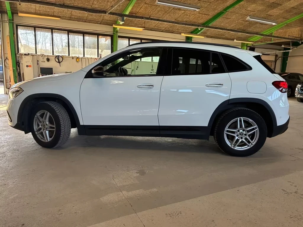 Mercedes-Benz GLA 250 GlA 250e Plug in Hybrid 218ps DK, снимка 2 - Автомобили и джипове - 54490334