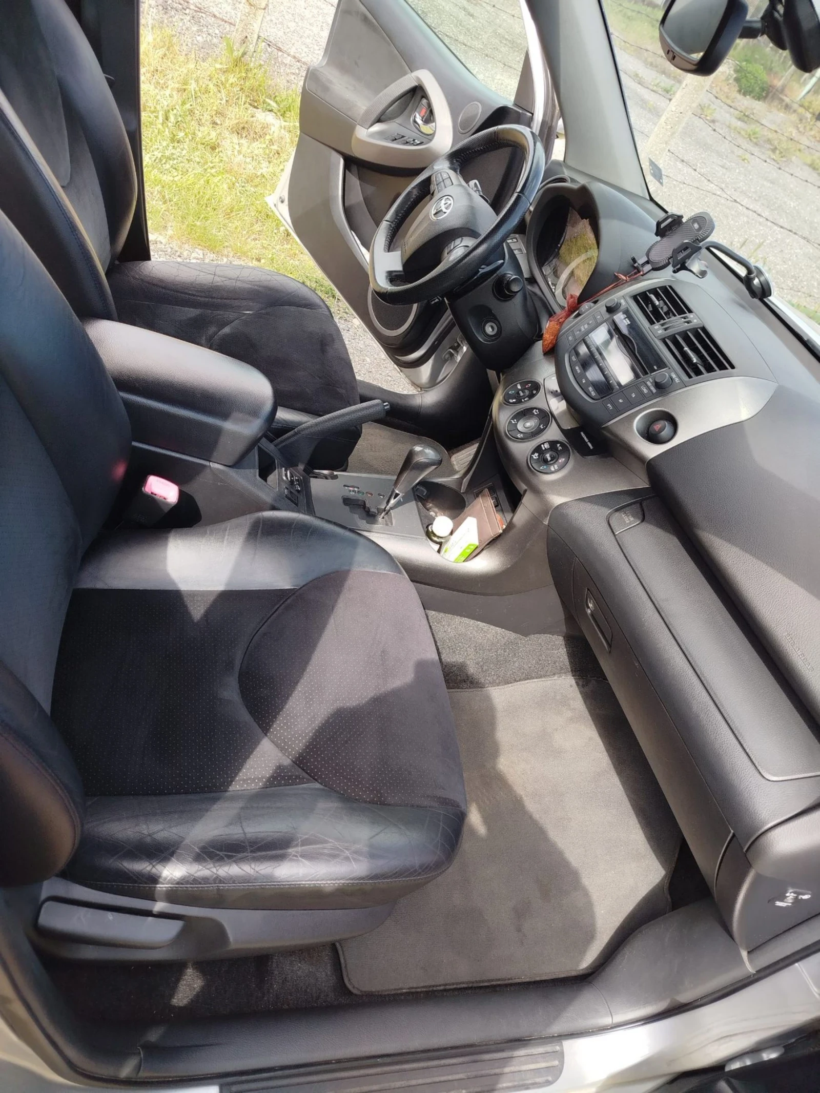Toyota Rav4 2.2 d-cat, снимка 9 - Автомобили и джипове - 54542010