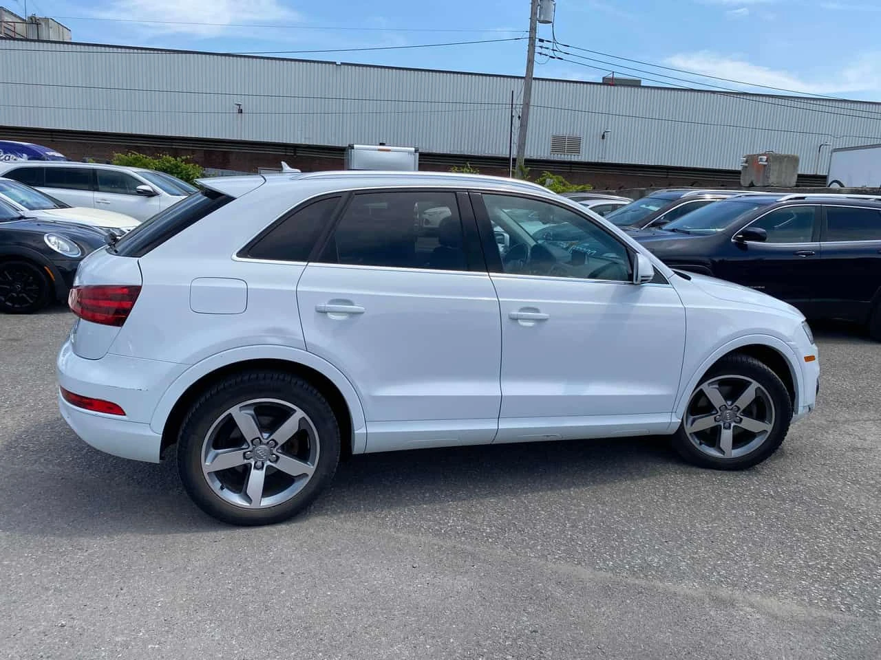 Audi Q3 * Progressiv * CARFAX * ЦЕНА ДО БГ, снимка 4 - Автомобили и джипове - 55225218