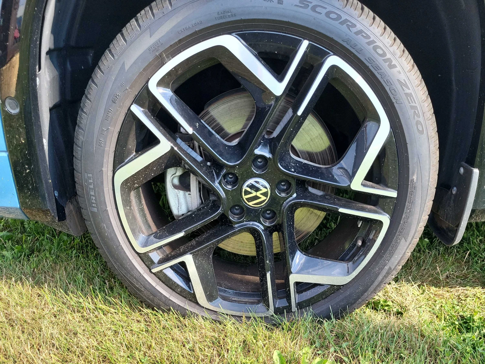 VW Tiguan Highline R Line/360/DIS/Harman Kardon/CARFAX, снимка 7 - Автомобили и джипове - 55812227
