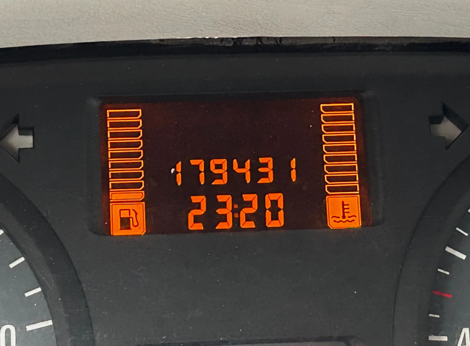 Opel Vivaro 2.5CDTI, 133HP, A/C, 6  | Mobile.bg   14