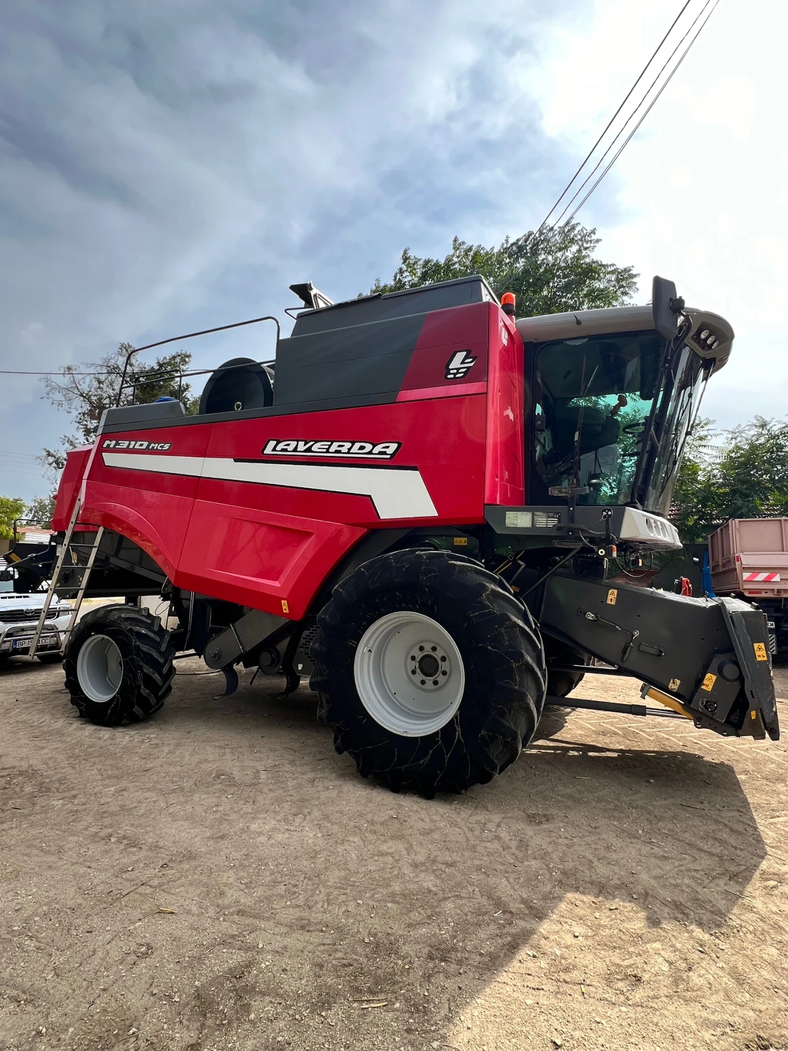 Комбайн Laverda M310 MCS, снимка 3 - Селскостопанска техника - 54110660