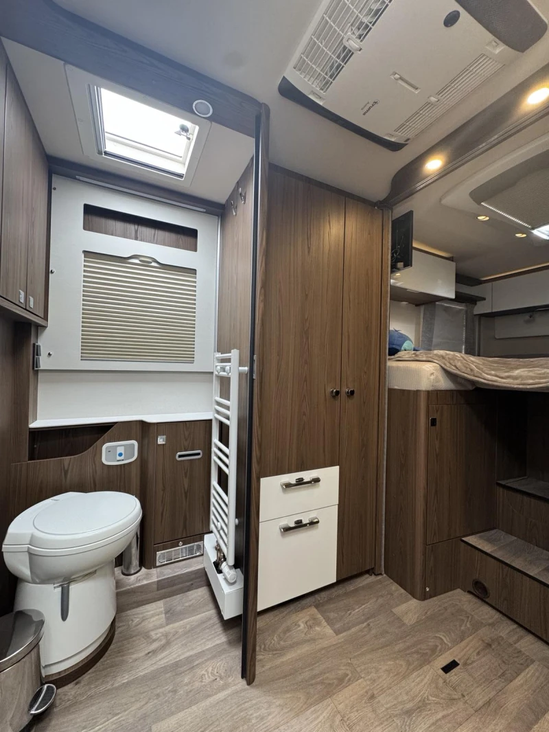 Кемпер HYMER / ERIBA B-Class Masterline 880, снимка 8 - Каравани и кемпери - 49563183