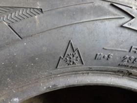 Гуми Зимни 235/65R16, снимка 10
