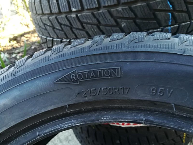 Гуми Зимни 215/50R17, снимка 7 - Гуми и джанти - 23732864