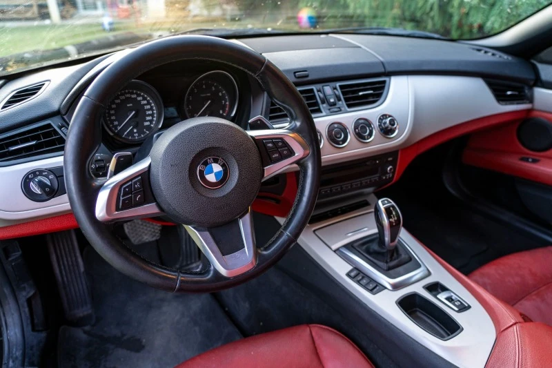 BMW Z4 sDrive18i, снимка 8 - Автомобили и джипове - 47316410