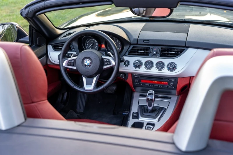 BMW Z4 sDrive18i, снимка 13 - Автомобили и джипове - 47316410