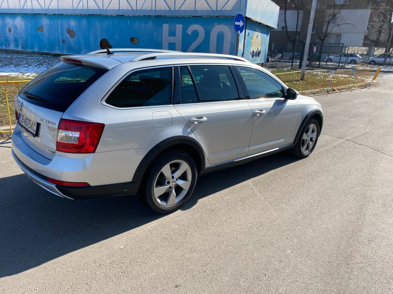 Skoda Octavia Scout, снимка 11 - Автомобили и джипове - 48046829