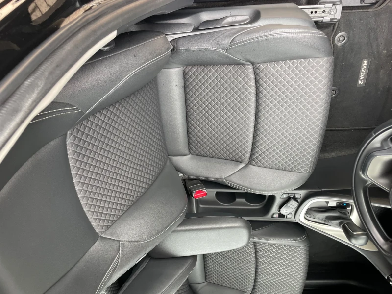 Mazda 2 1.5 бензин Hibrid Automatic, снимка 8 - Автомобили и джипове - 51580353