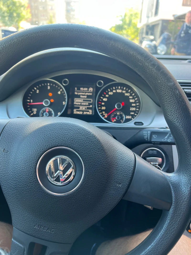 VW Passat 1.6 TDI, снимка 6 - Автомобили и джипове - 52243045