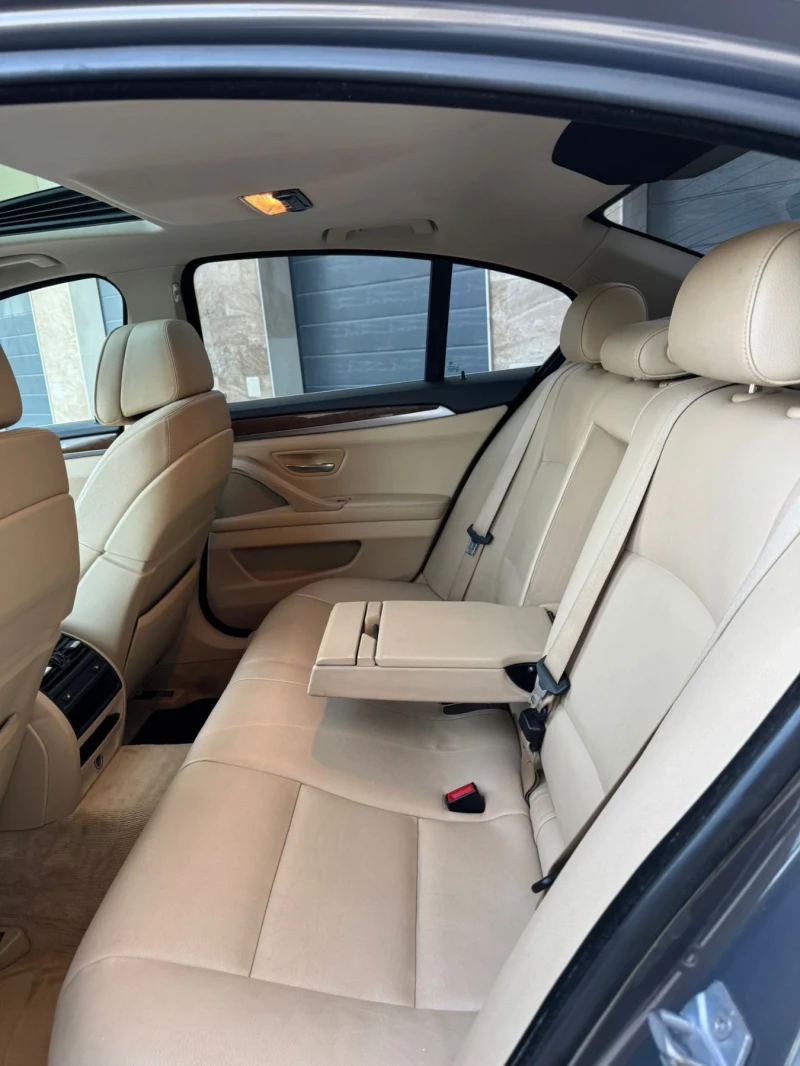 BMW 530 Full/DistronicHead/up/360/camera/Keyless/Шибедах, снимка 11 - Автомобили и джипове - 52543162