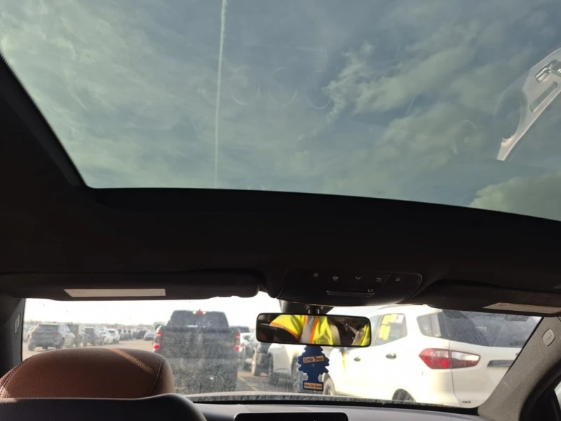 Mercedes-Benz C 300 * CARFAX * ЦЕНА ДО БГ, снимка 11 - Автомобили и джипове - 52878594