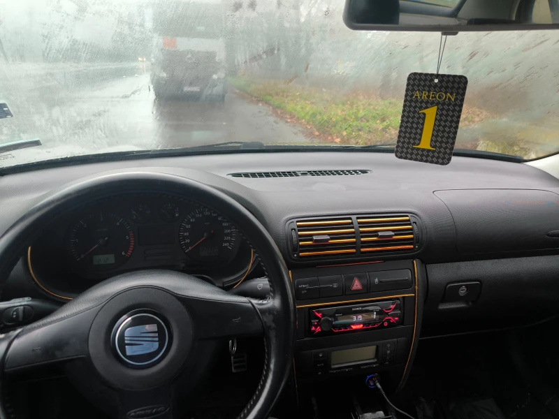Seat Leon 1.9, снимка 12 - Автомобили и джипове - 53328828