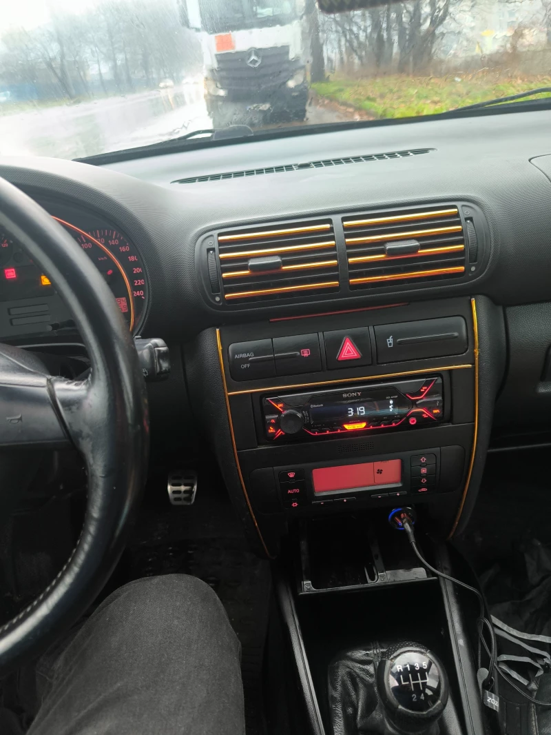 Seat Leon 1.9, снимка 11 - Автомобили и джипове - 53328828