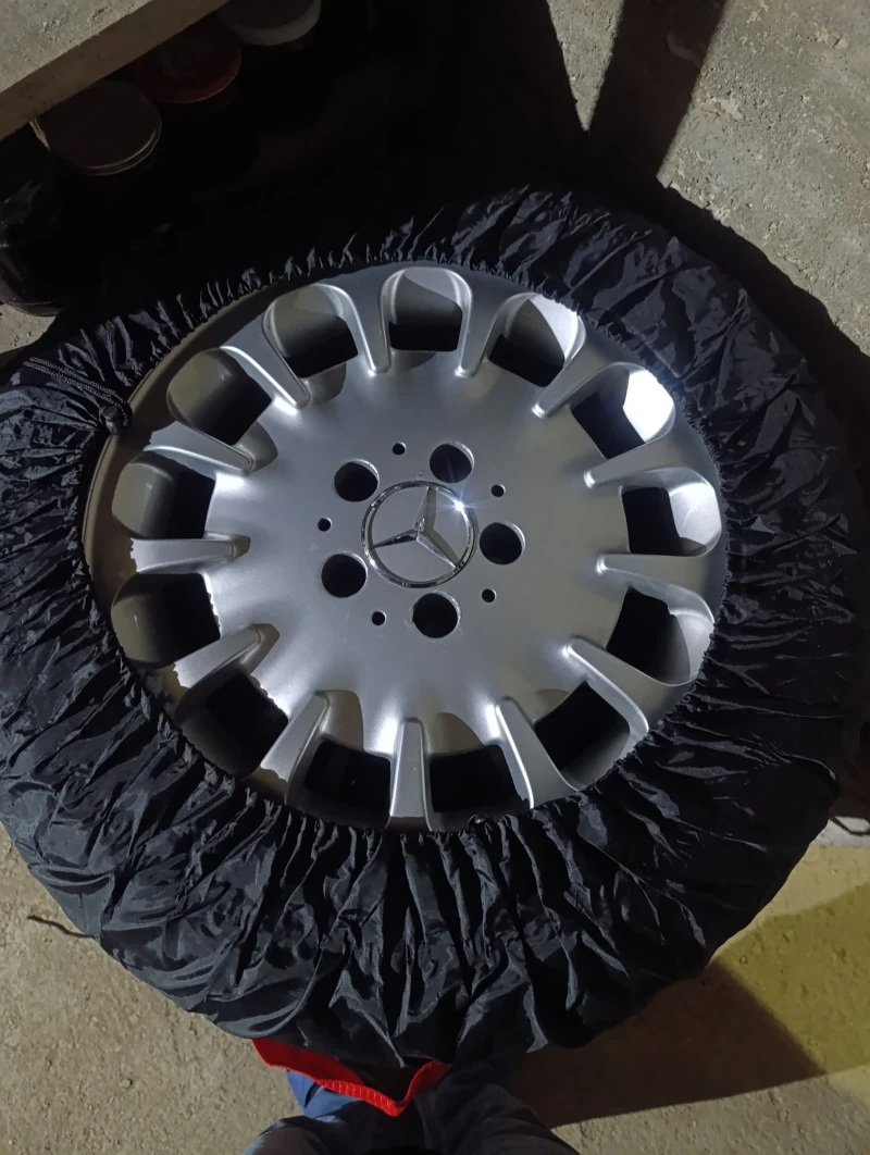 Mercedes-Benz E 220, снимка 12 - Автомобили и джипове - 53396746