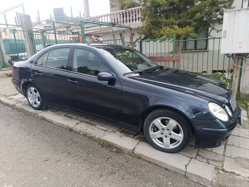 Mercedes-Benz E 220, снимка 4 - Автомобили и джипове - 53396746