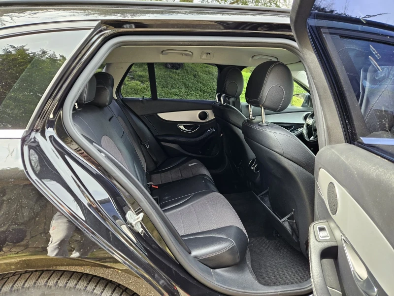 Mercedes-Benz C 180 AMG LINE /7G-TRONIC PLUS/DISTRONIC/CARBON/F1, снимка 12 - Автомобили и джипове - 53404627