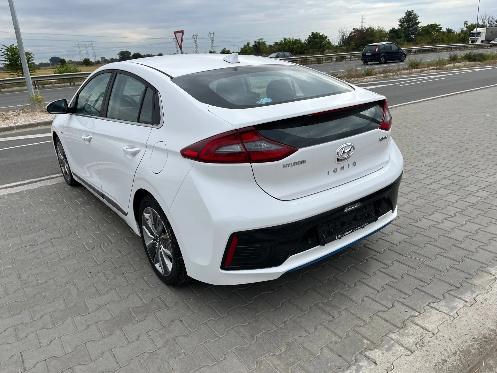 Hyundai Ioniq 1.6 Hybrid - изображение 5