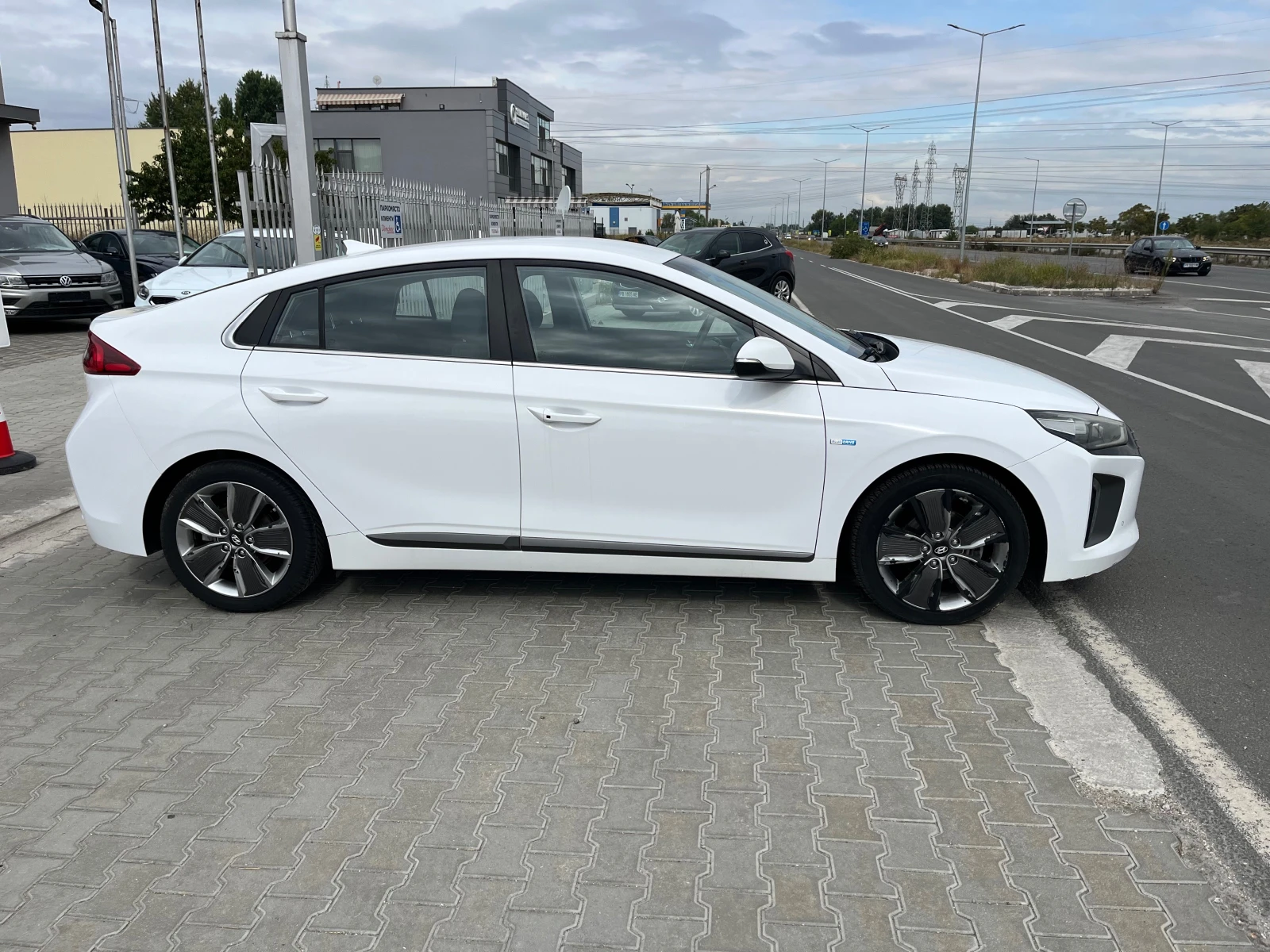 Hyundai Ioniq 1.6 Hybrid - изображение 4