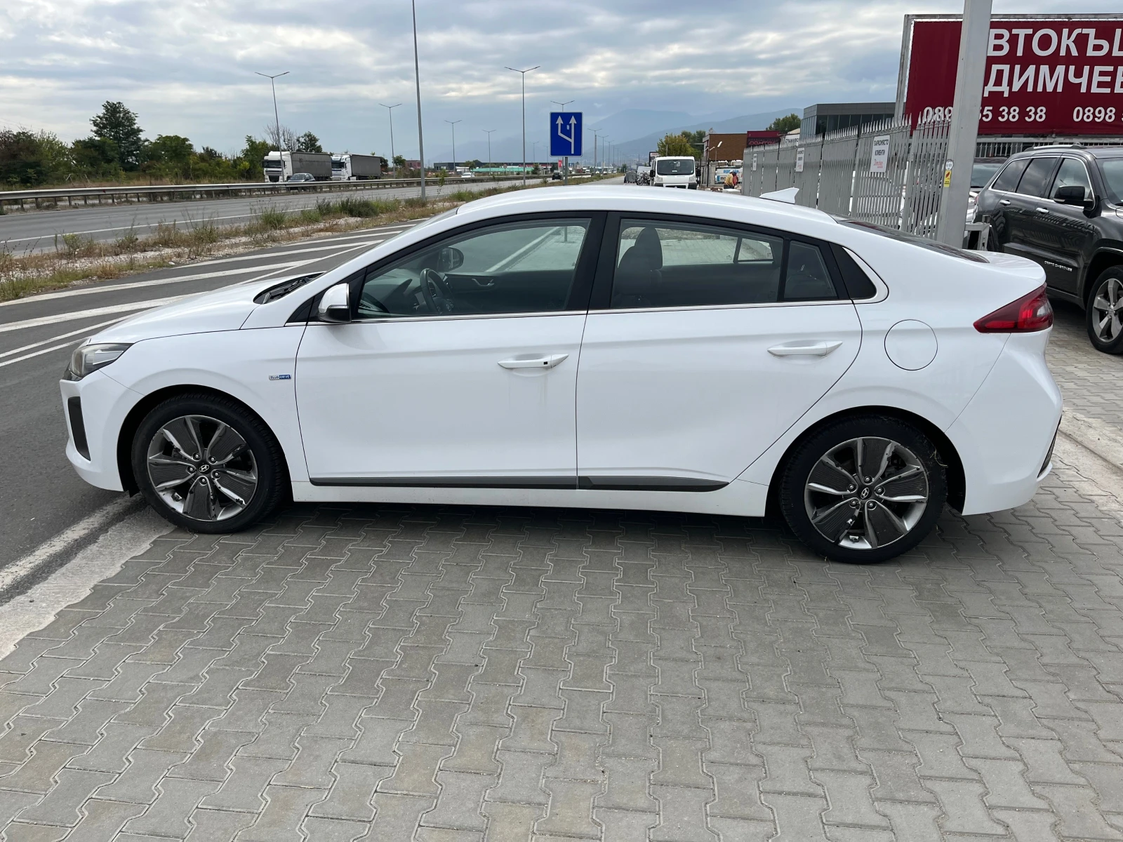 Hyundai Ioniq 1.6 Hybrid - изображение 3