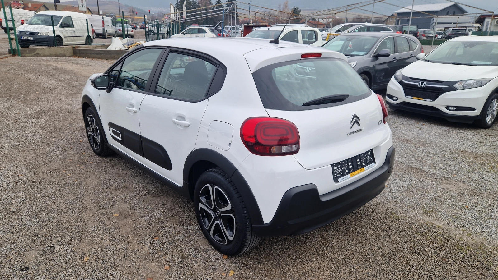 Citroen C3 1.2i EUR.6 - изображение 4