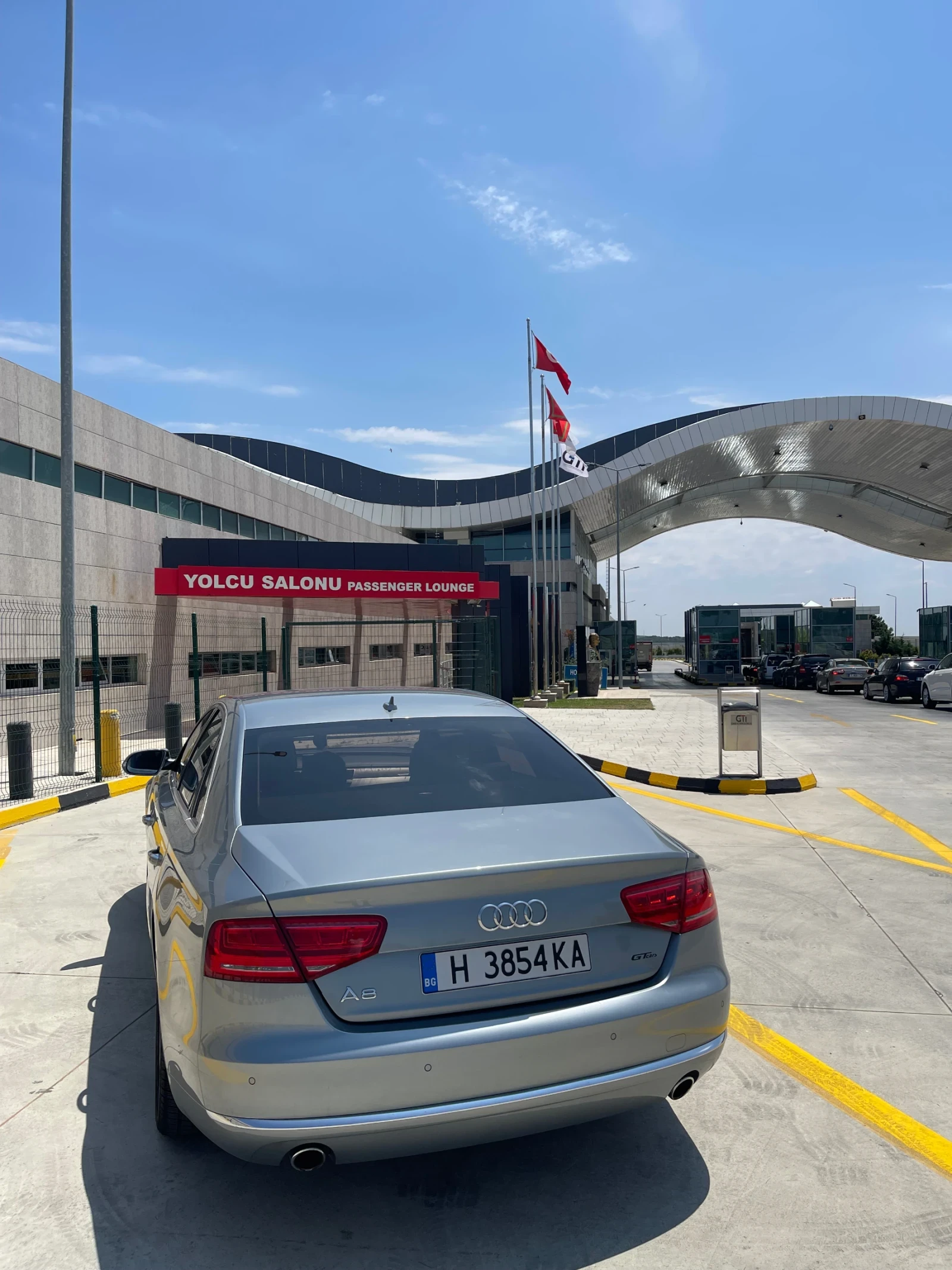 Audi A8  - изображение 2