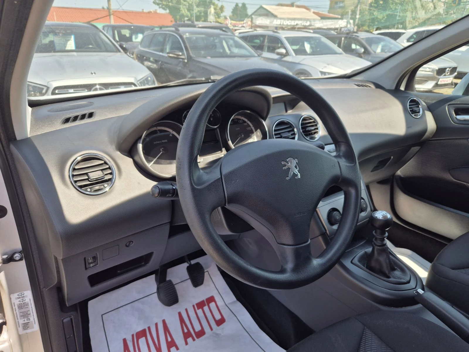 Peugeot 308 1.6HDI-112кс-10.2010г - изображение 8
