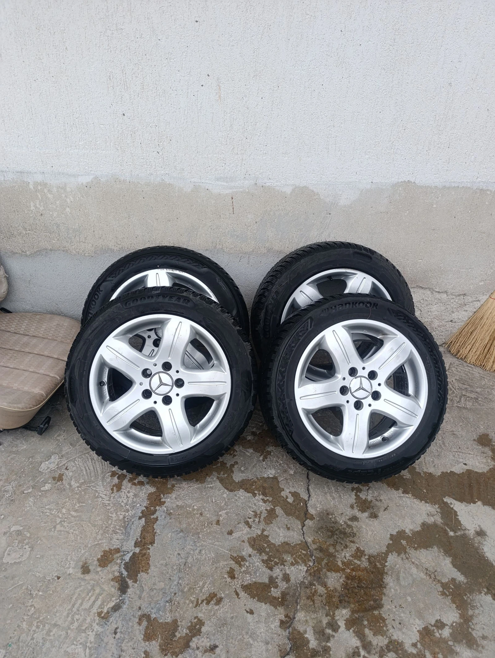 Mercedes-Benz E 220, снимка 13 - Автомобили и джипове - 53953343