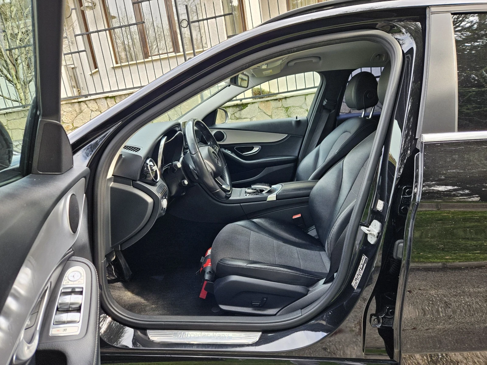 Mercedes-Benz C 180 AMG LINE /7G-TRONIC PLUS/DISTRONIC/CARBON/F1 | Mobile.bg � ����������� 9