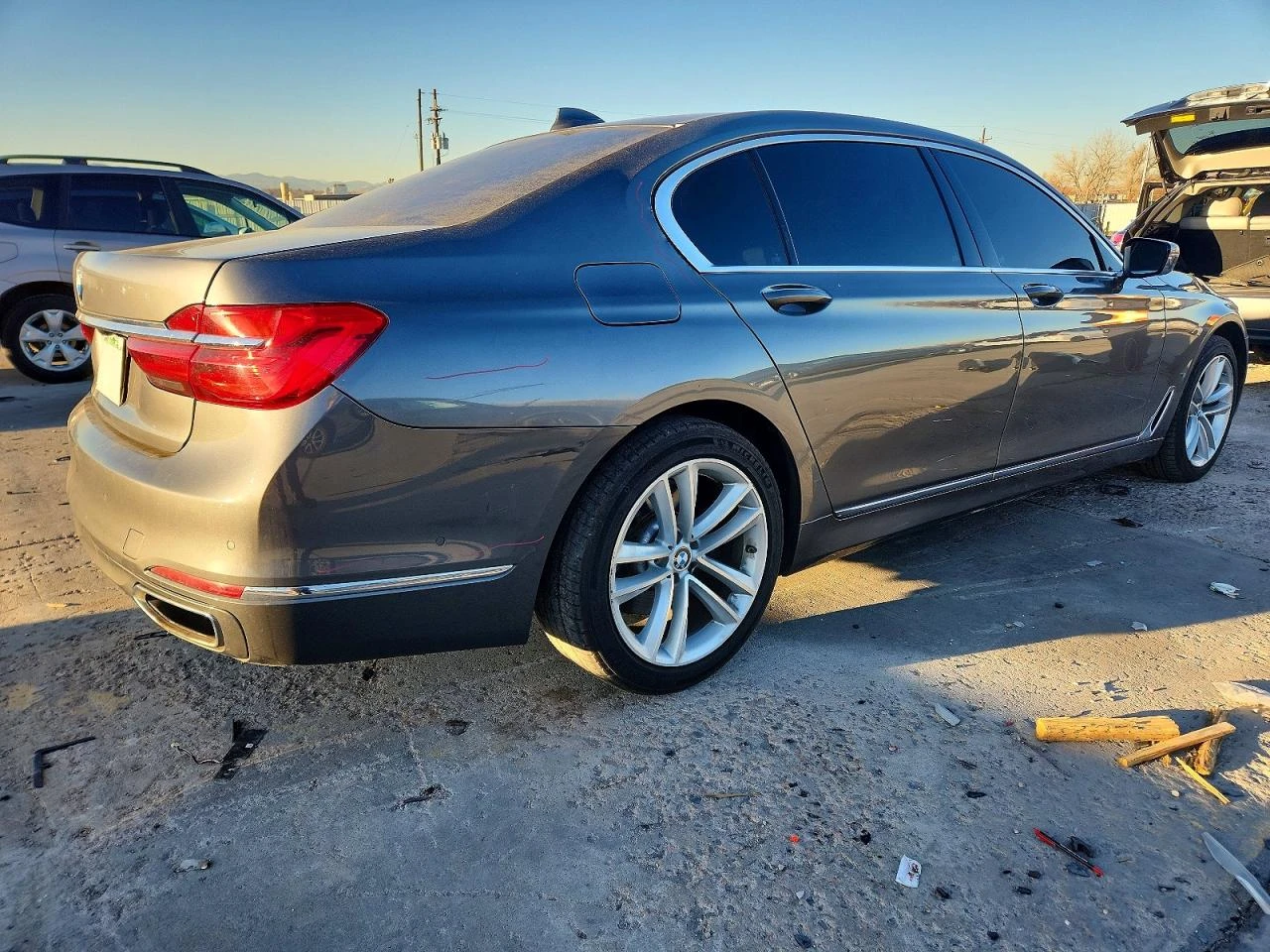 BMW 750 XI* DISTRONIC* HARMAN/KARDON* HEAD-UP* ОБДУХ* ПАНО - изображение 6