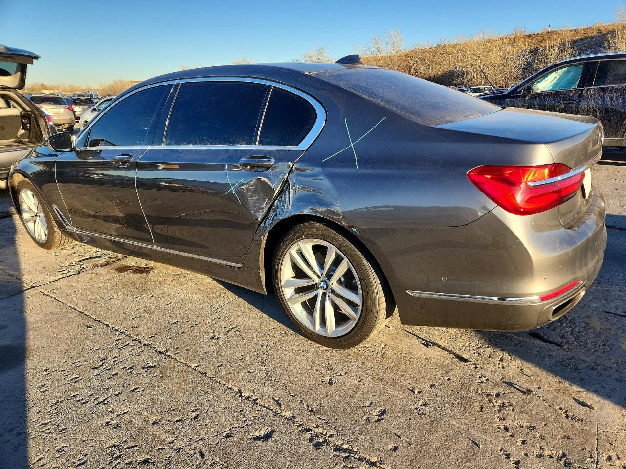 BMW 750 XI* DISTRONIC* HARMAN/KARDON* HEAD-UP* ОБДУХ* ПАНО - изображение 4