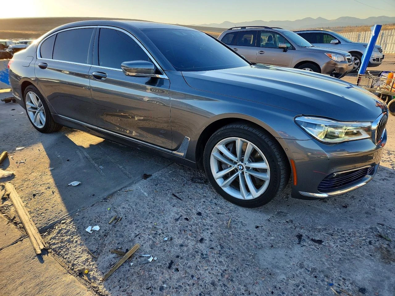 BMW 750 XI* DISTRONIC* HARMAN/KARDON* HEAD-UP* ОБДУХ* ПАНО - изображение 3