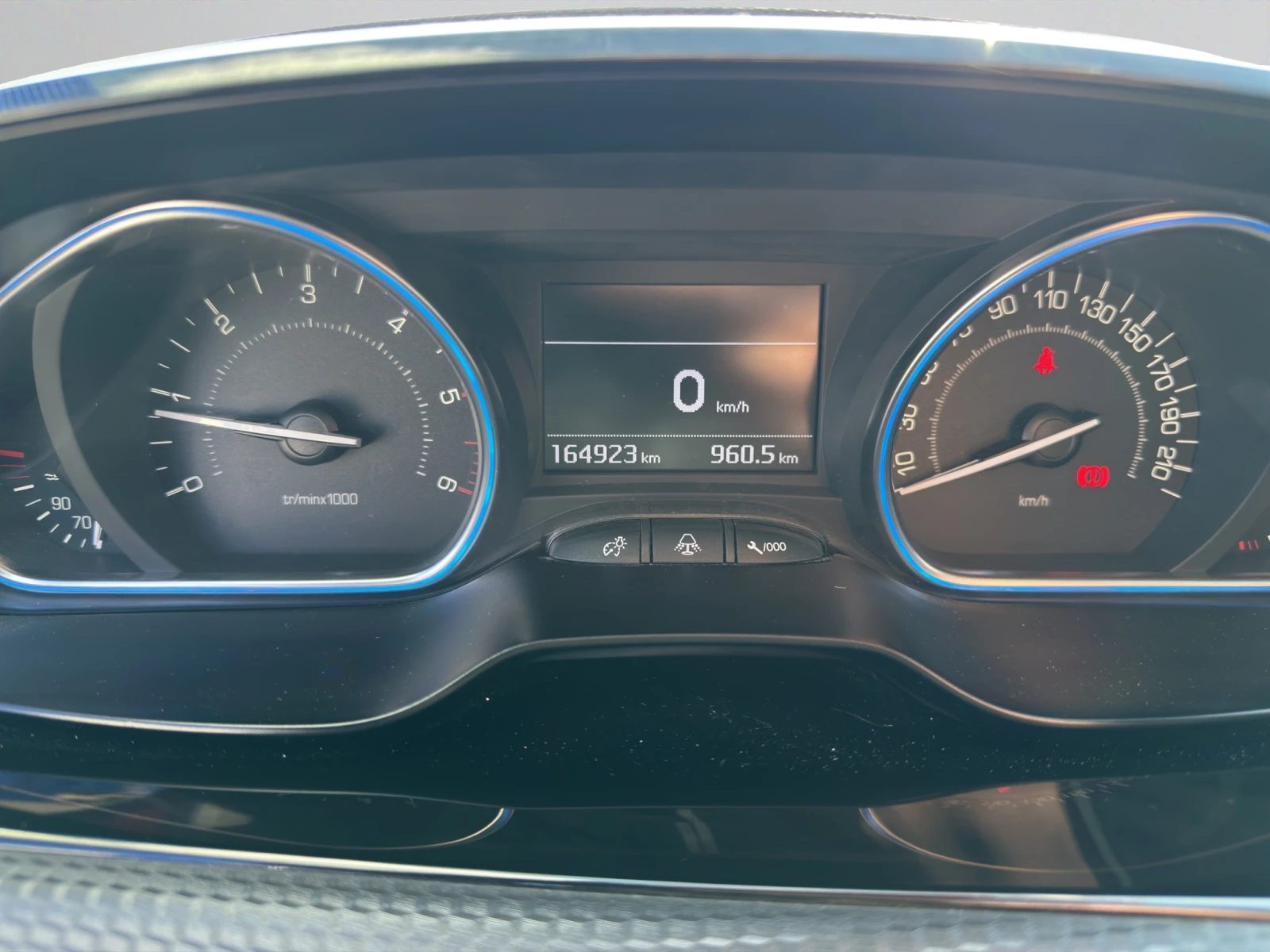 Peugeot 2008 1.6 BLUEHDI 120 к.с., снимка 12 - Автомобили и джипове - 53862204