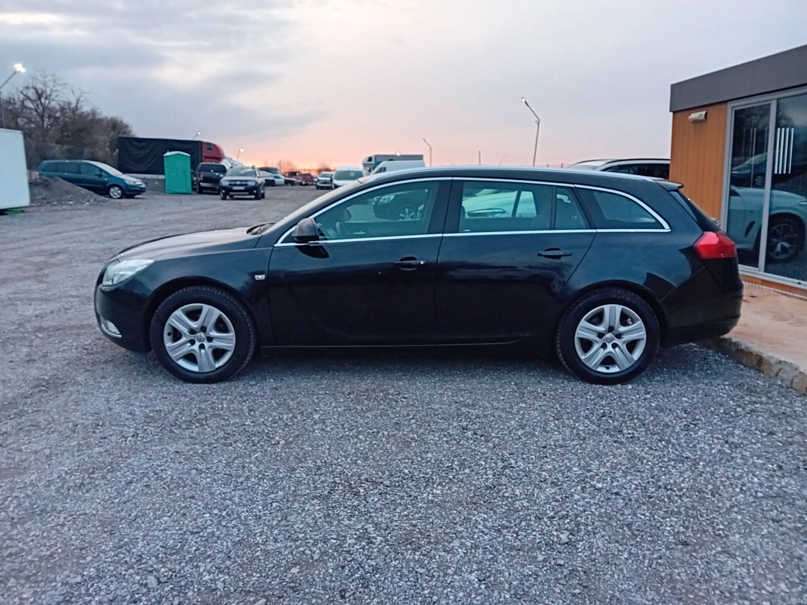 Opel Insignia Sport Tourer SW EURO 5, снимка 4 - Автомобили и джипове - 53929835