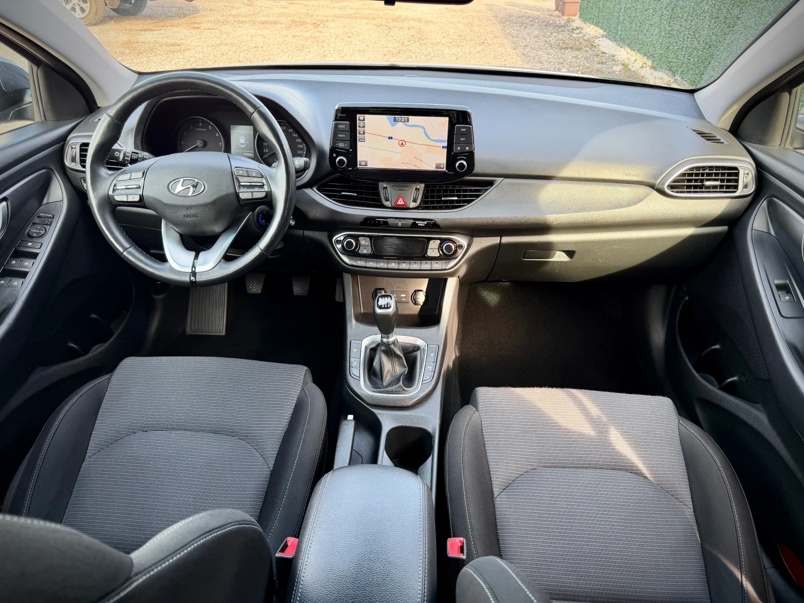 Hyundai I30 1.4 MPI* NAVI* CAMERA* LED, снимка 10 - Автомобили и джипове - 54233467