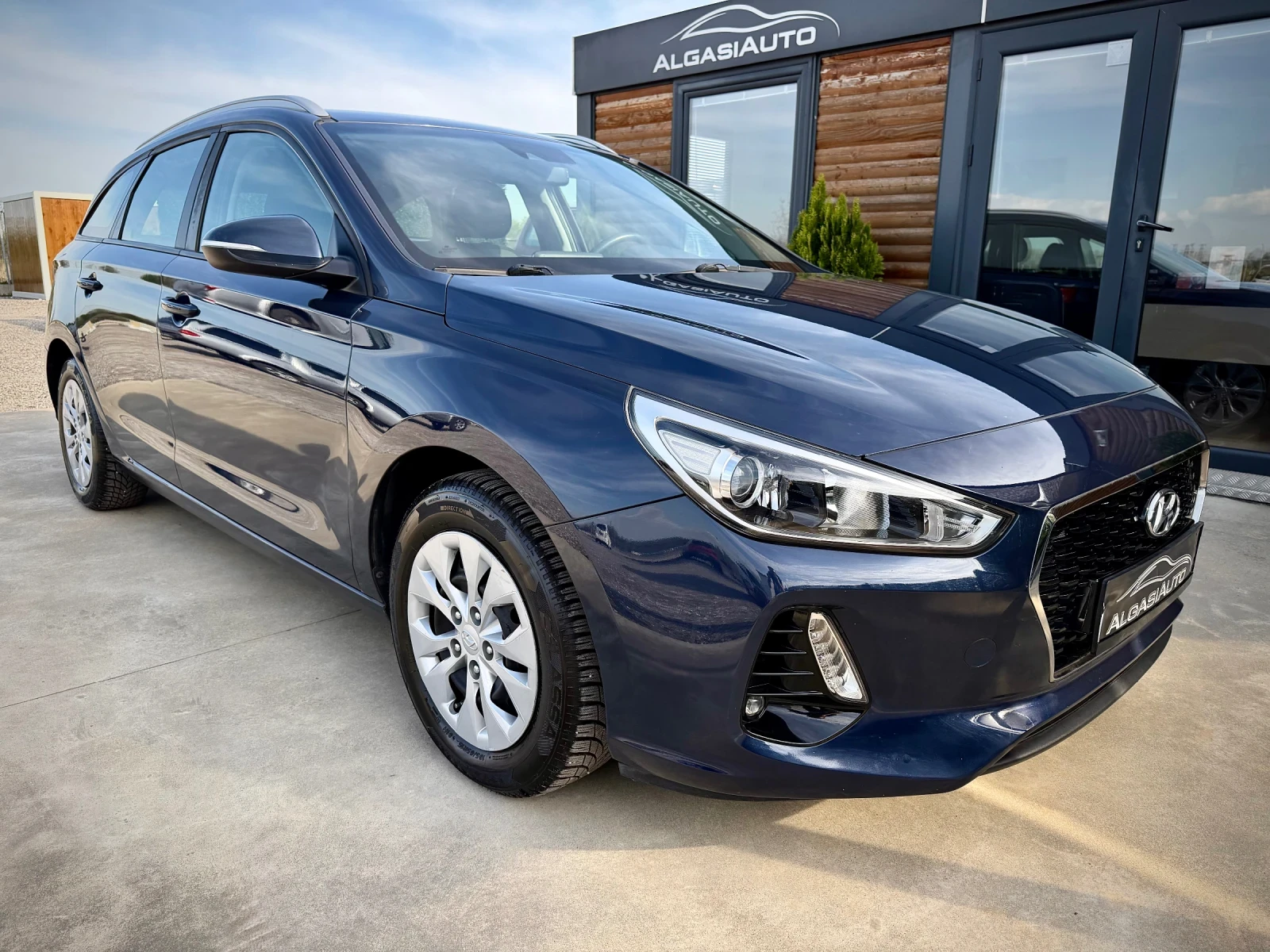 Hyundai I30 1.4 MPI* NAVI* CAMERA* LED, снимка 6 - Автомобили и джипове - 54233467