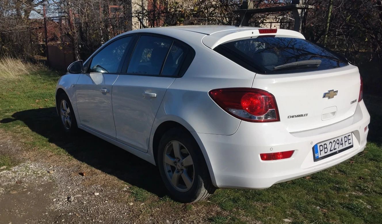 Chevrolet Cruze 1.6 Газинжек., снимка 3 - Автомобили и джипове - 54334298