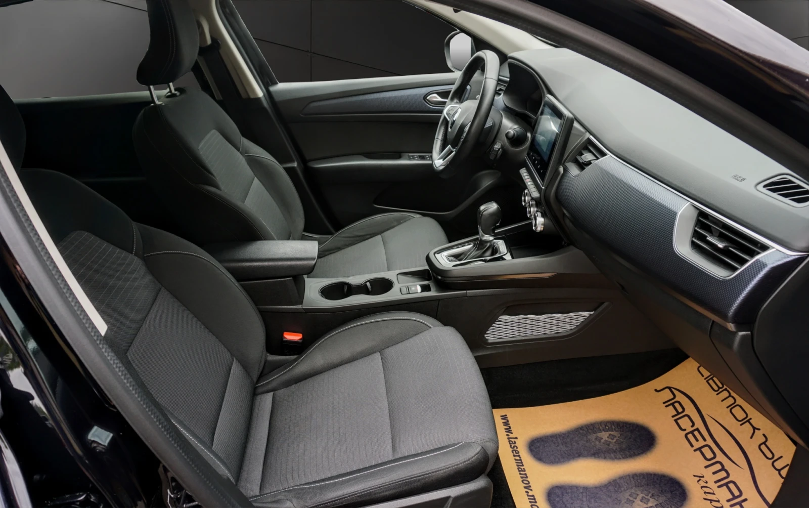 Renault Arkana 1.6H E-TECH HEV ICONIC, снимка 13 - Автомобили и джипове - 54484202