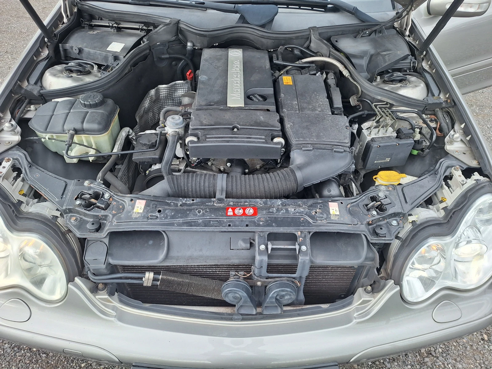 Mercedes-Benz C 180 1.8 kompresor, снимка 16 - Автомобили и джипове - 54643703