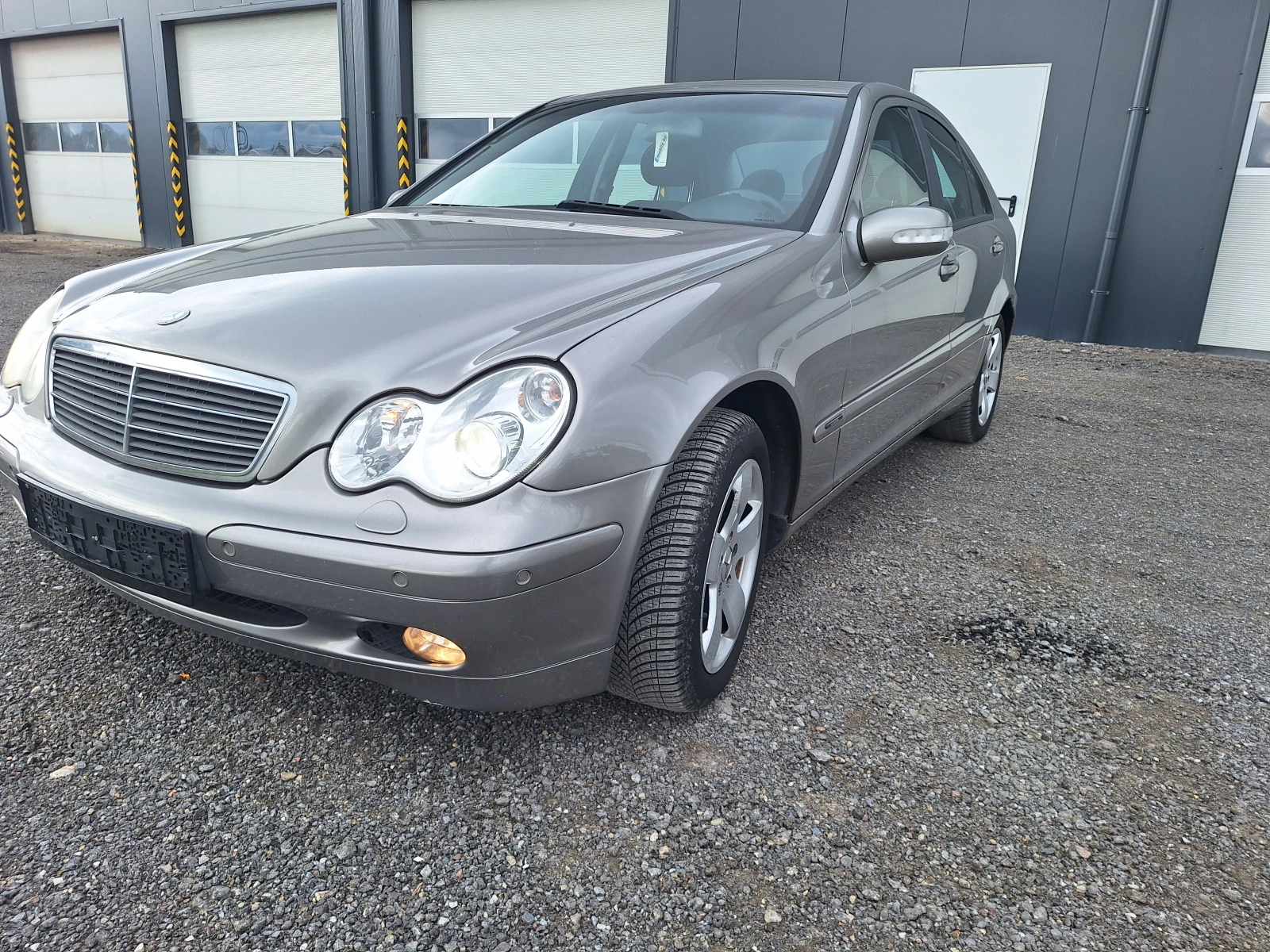 Mercedes-Benz C 180 1.8 kompresor, снимка 2 - Автомобили и джипове - 54643703